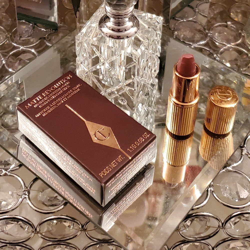 Charlotte Tilbury mini Matte Revolution Lipstick 💄 Pillow Talk Medium